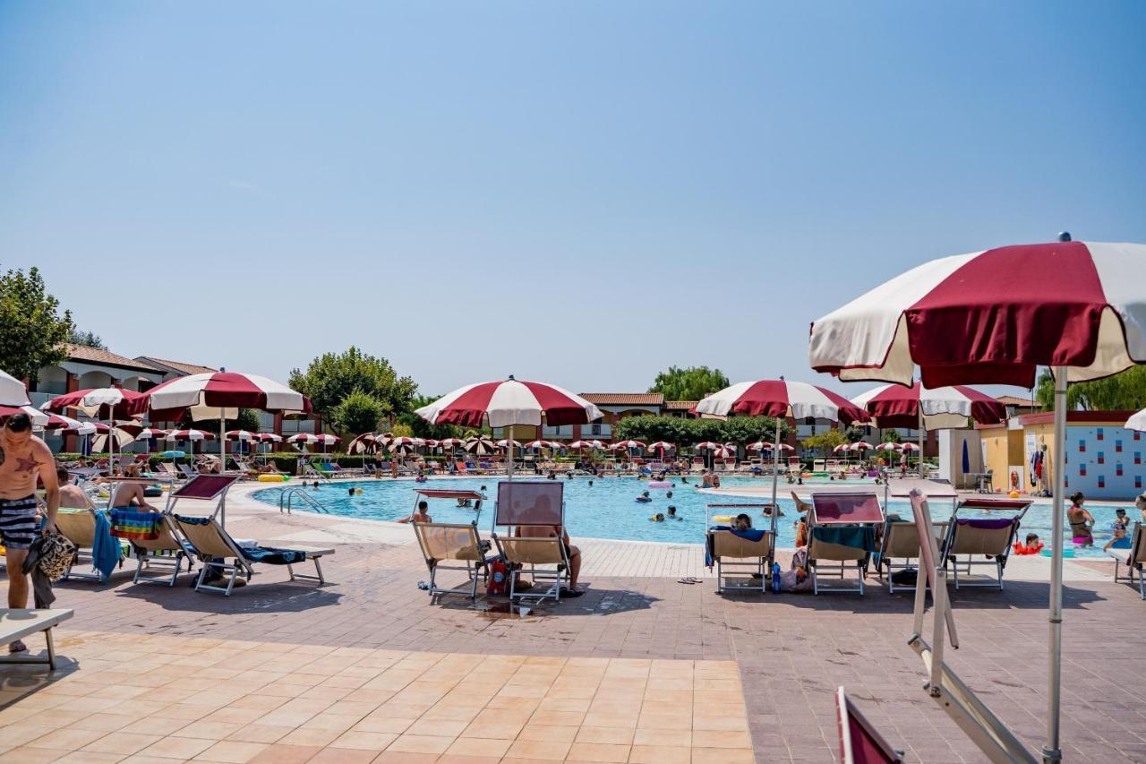 Pini Village Lido Altanea 카오를레 외부 사진